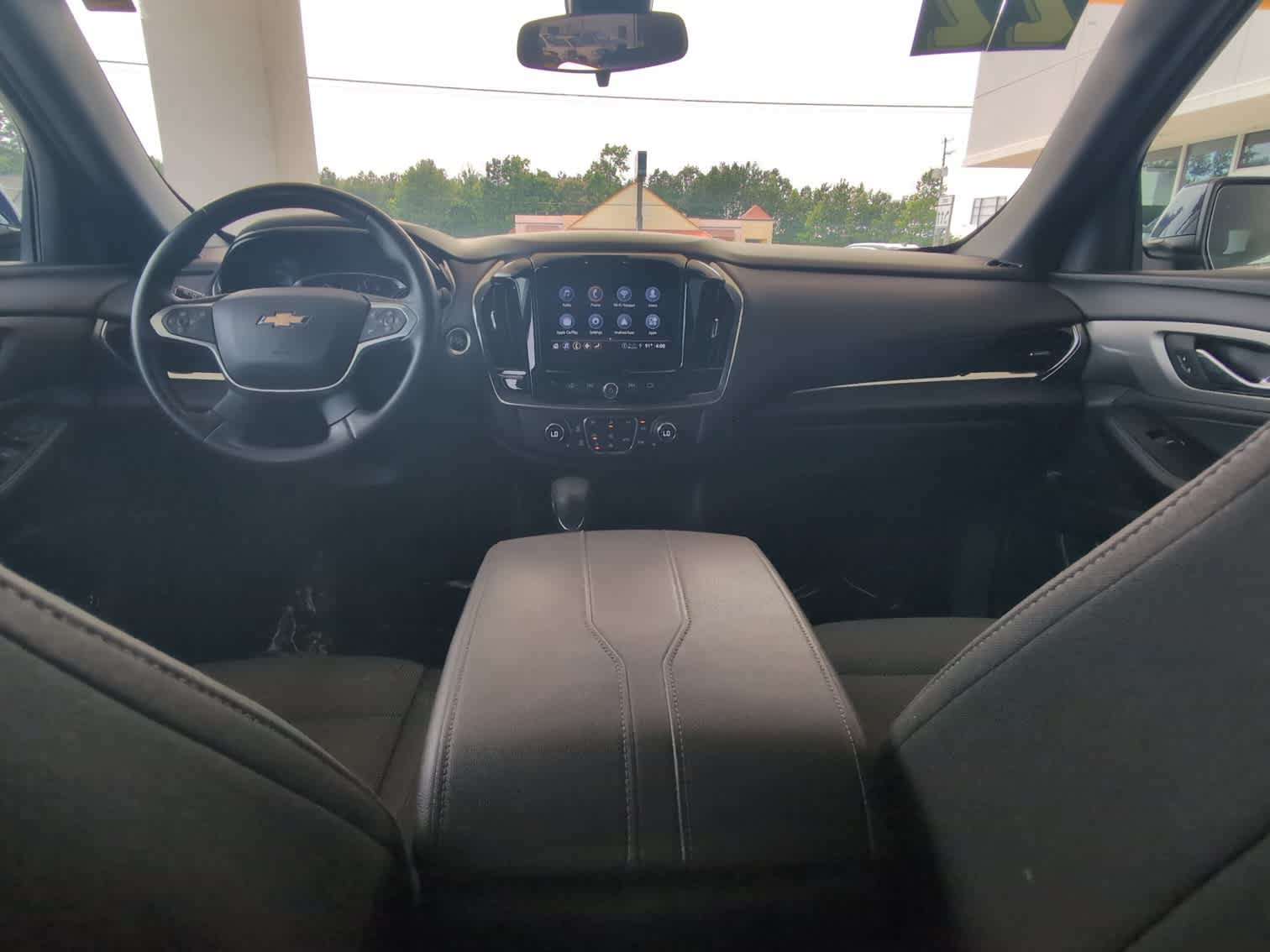 Used 2023 Chevrolet Traverse LT FWD image 16