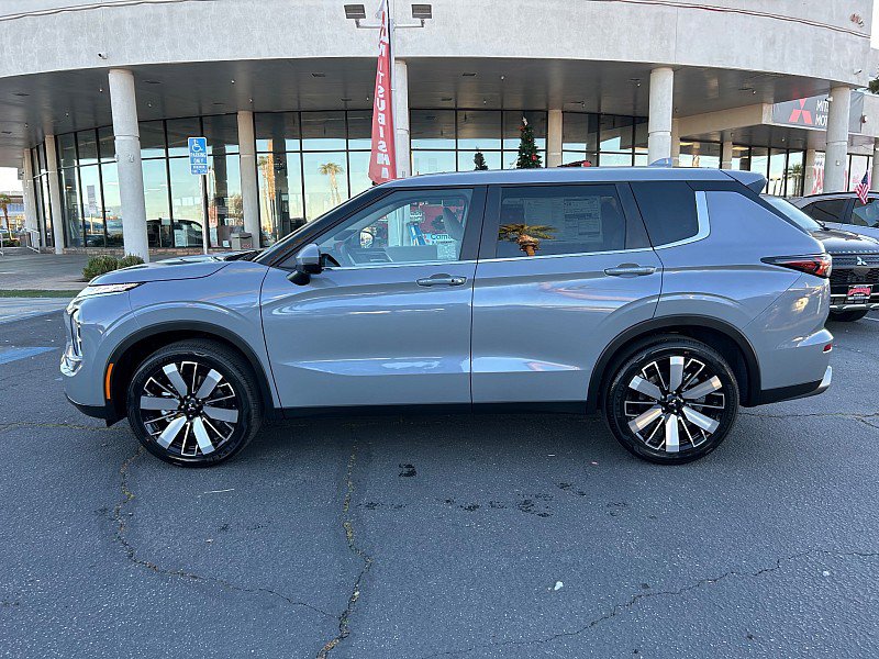 New 2026 Mitsubishi Outlander SE image 5