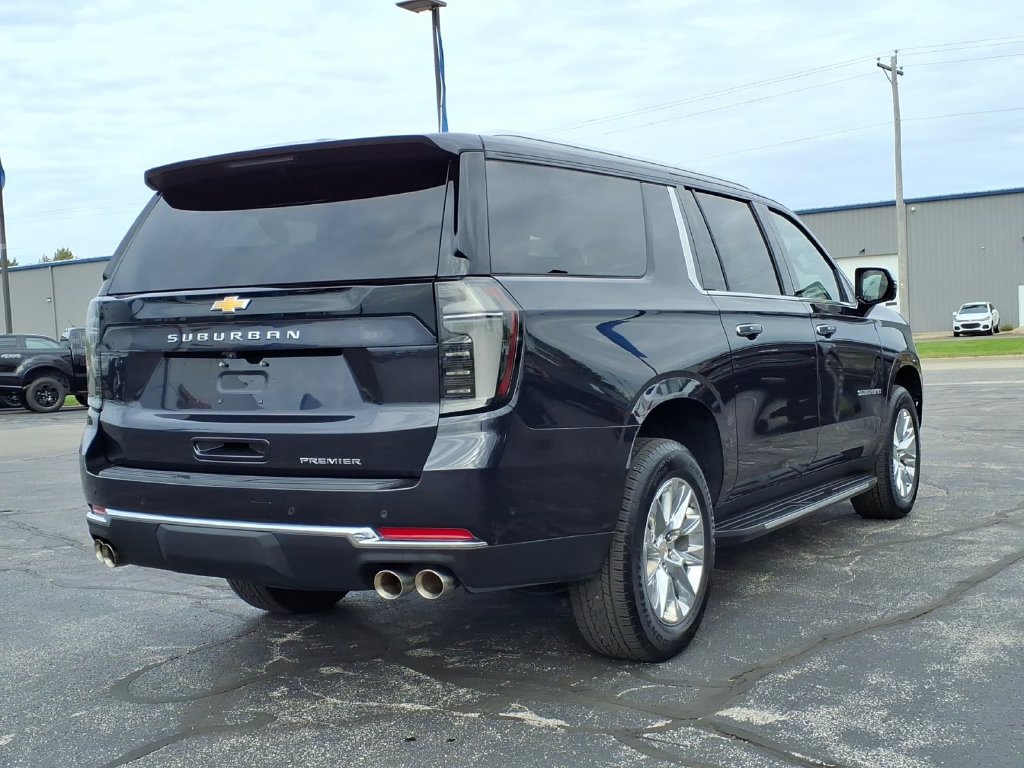 Used 2026 Chevrolet Suburban Premier AWD/4WD image 19