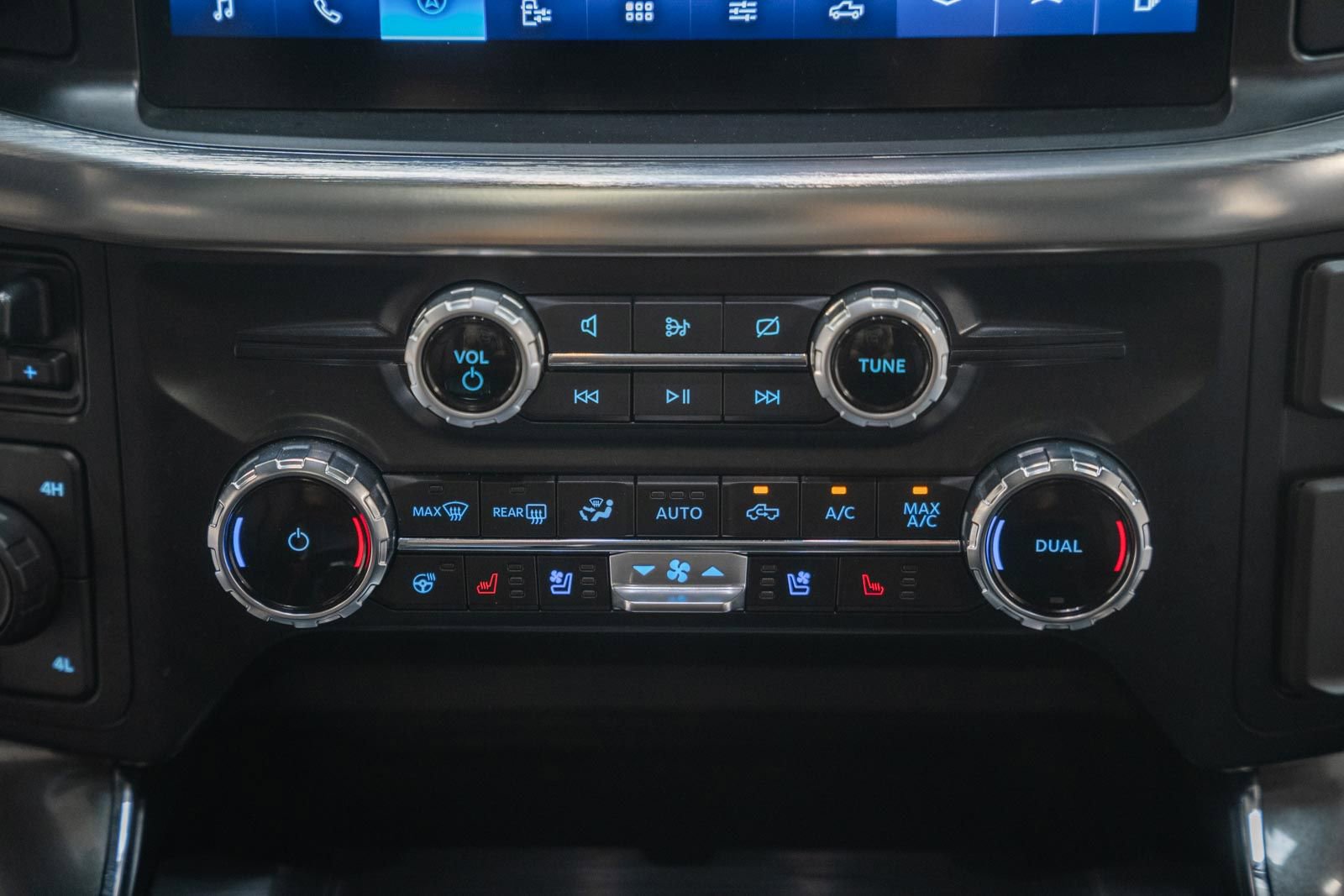 Certified 2023 Ford F150 Lariat w/ Equipment Group 502A High image 25