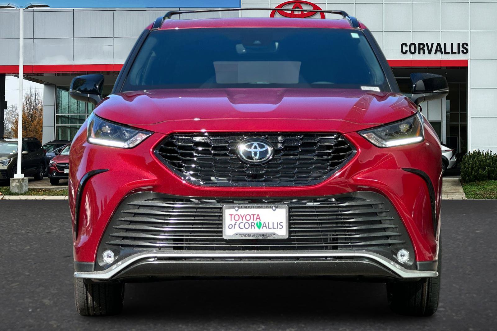 New 2025 Toyota Highlander XSE image 3