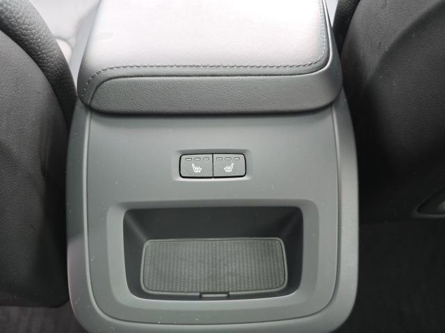 Certified 2023 Volvo XC60 B5 Plus w/ Climate Package image 23