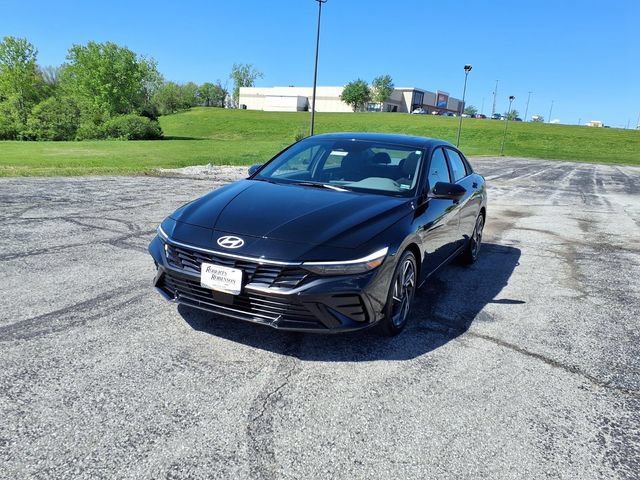 Used 2025 Hyundai Elantra SEL FWD image 37