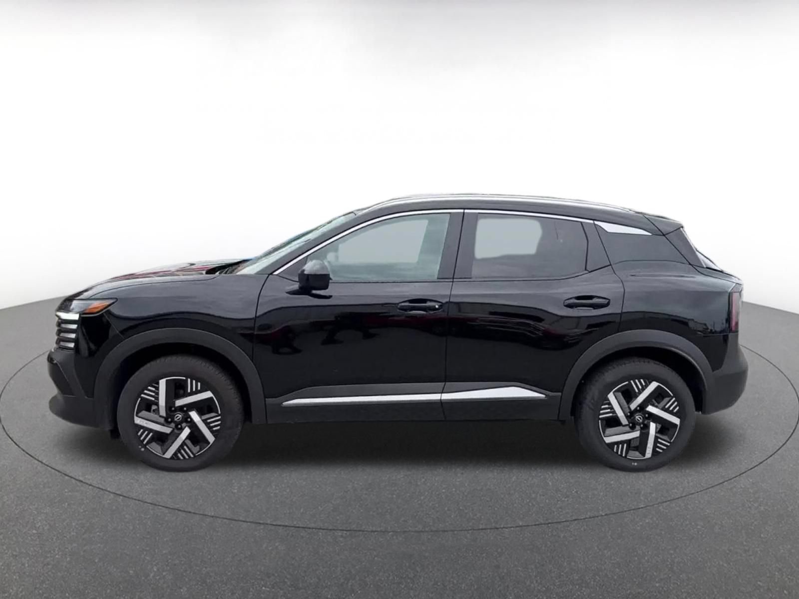 Used 2026 Nissan Kicks SV w/ Cold Weather Package FWD image 8