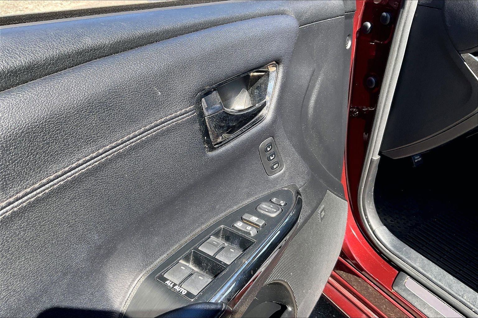 Used 2018 Toyota Avalon Limited w/ All Weather Liner Package FWD image 33