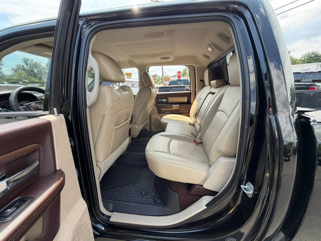 Used 2015 RAM 3500 Laramie AWD/4WD image 5