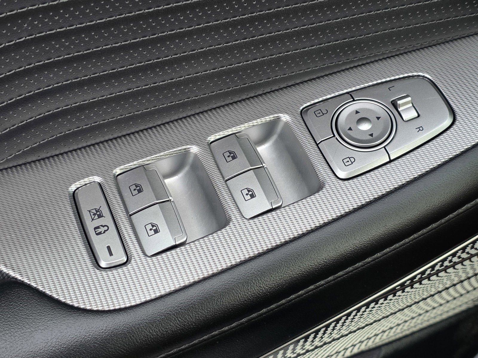 Used 2024 Hyundai Palisade Calligraphy image 22