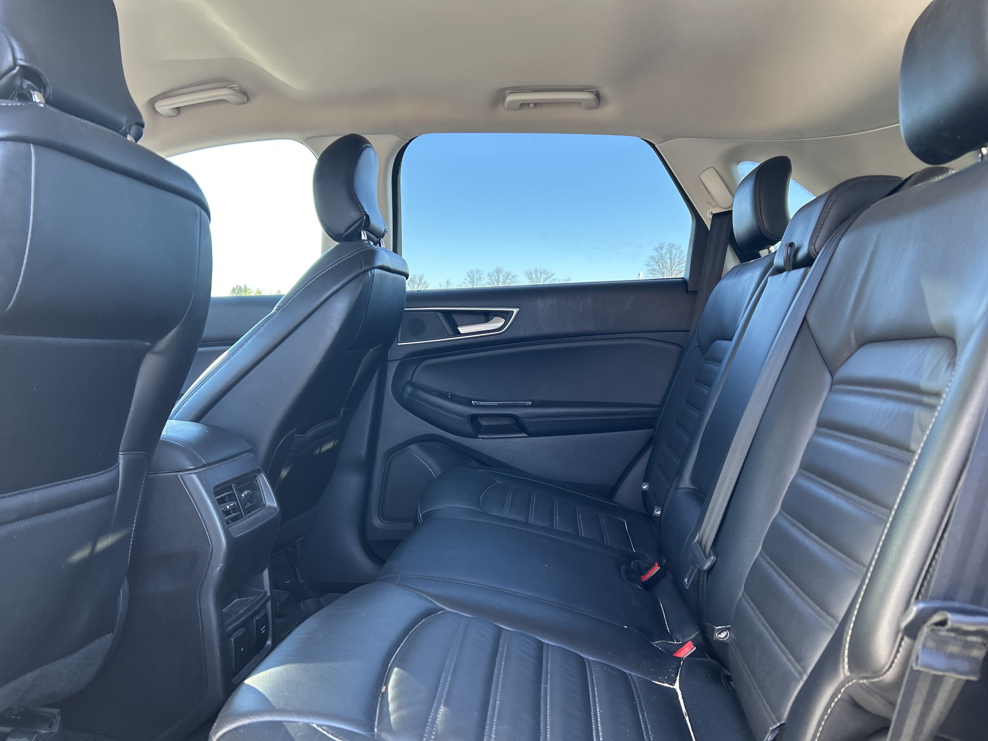 Used 2017 Ford Edge SEL w/ Equipment Group 201A AWD/4WD image 11