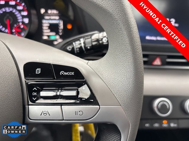 Used 2021 Hyundai Elantra SE image 12