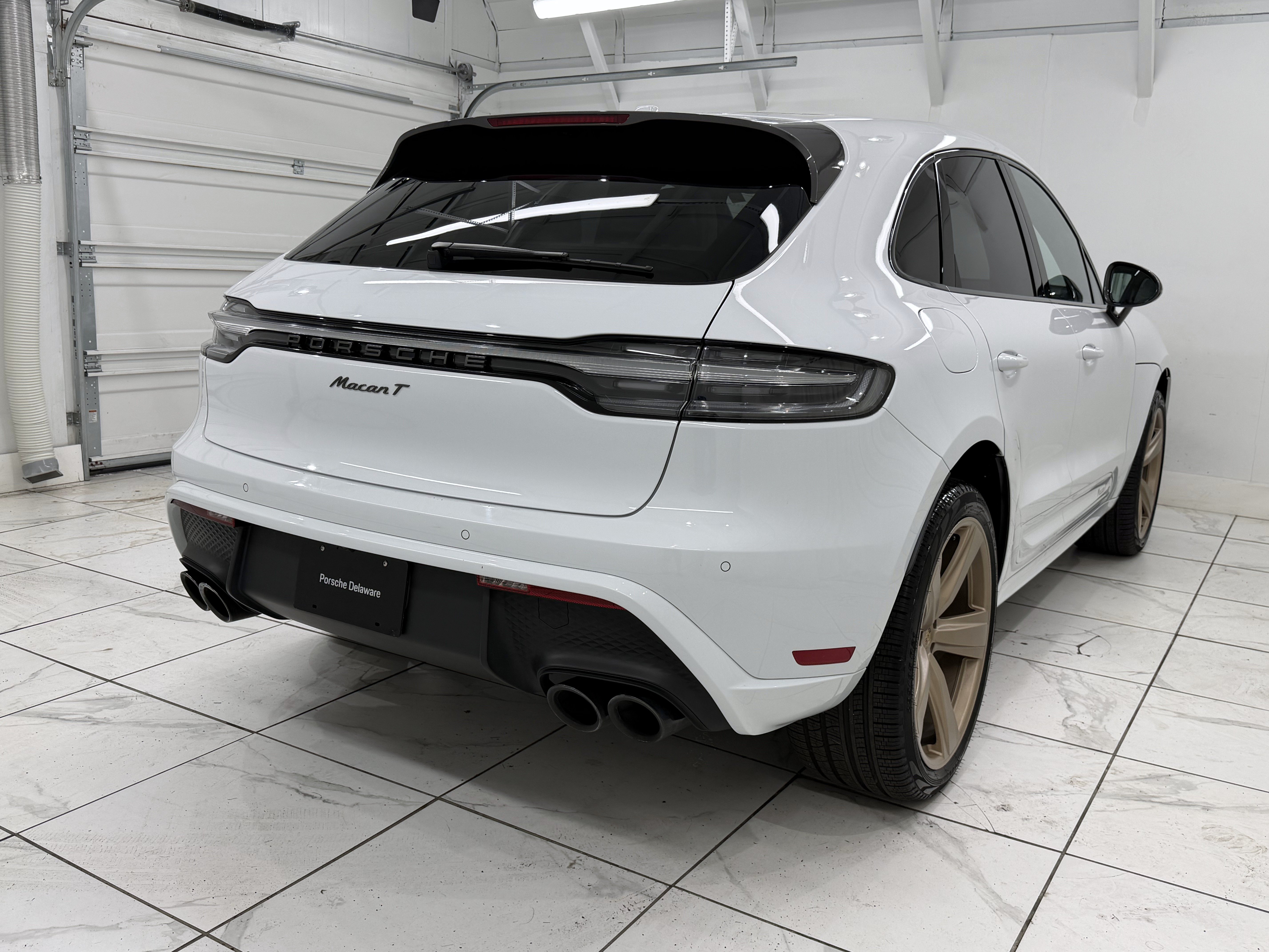 Certified 2023 Porsche Macan Turbo AWD/4WD image 12