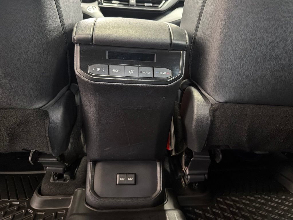 Used 2023 Toyota Highlander XSE AWD/4WD image 19