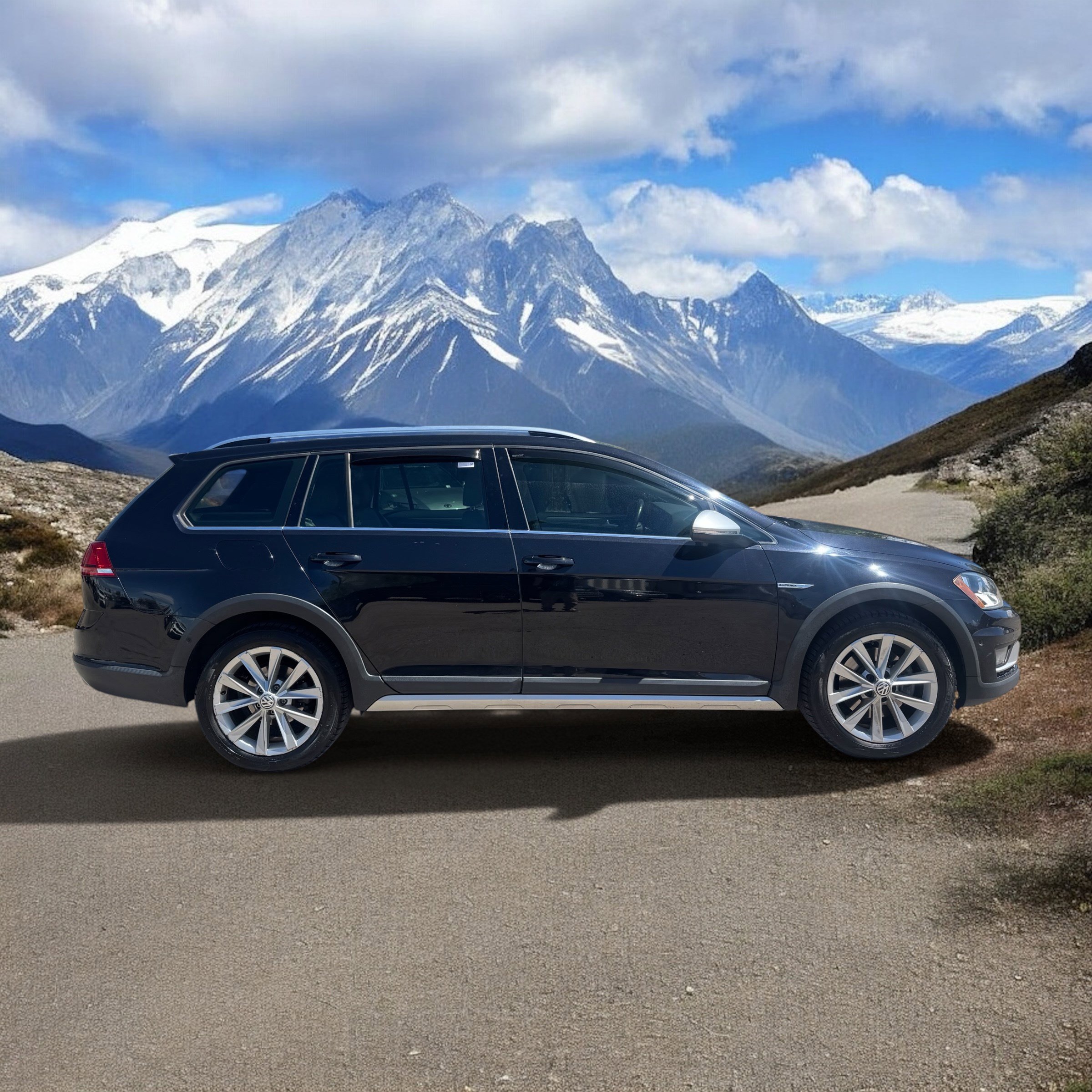 Used 2017 Volkswagen Golf Alltrack SE AWD/4WD image 6