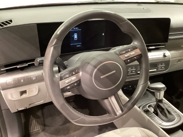 Used 2025 Hyundai Kona SEL FWD image 25