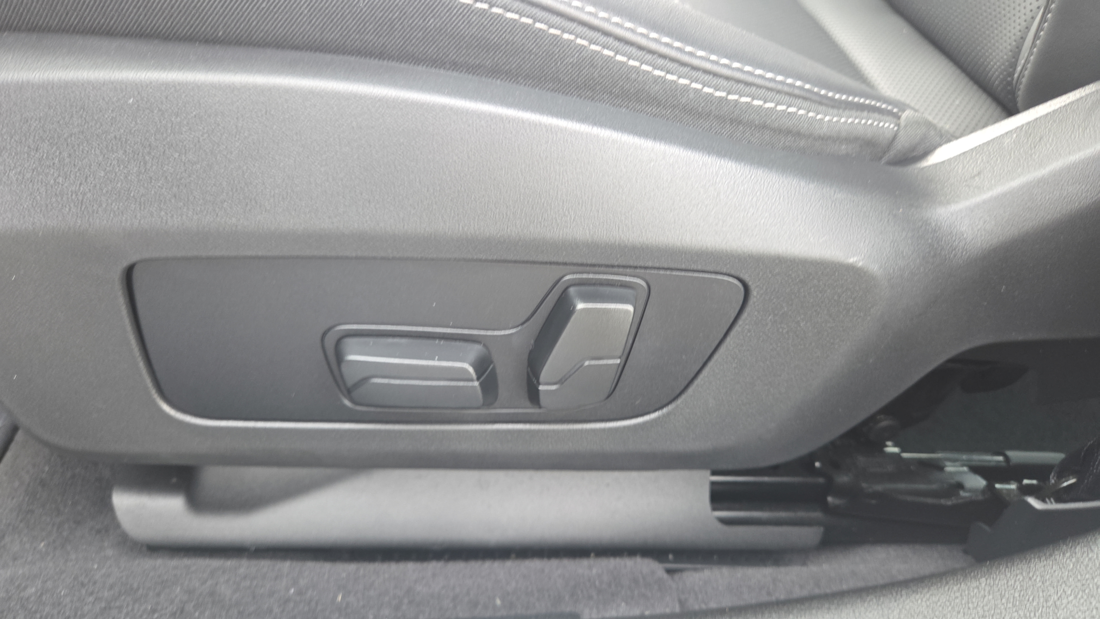 Used 2026 BMW 228i w/ Technology Package FWD image 10
