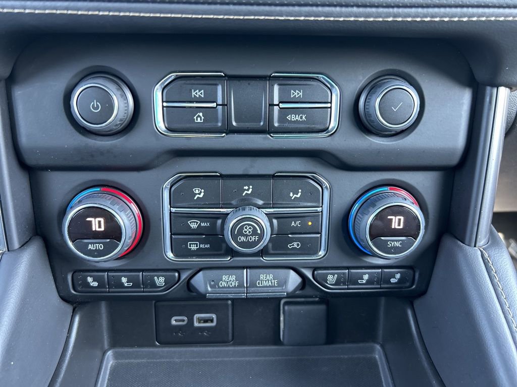 Used 2023 Chevrolet Suburban Premier RWD image 19