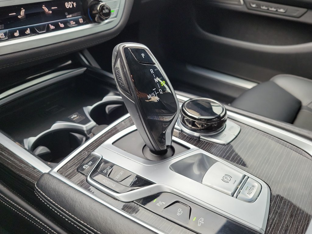 Used 2020 BMW 750i xDrive w/ Executive Package AWD/4WD image 24