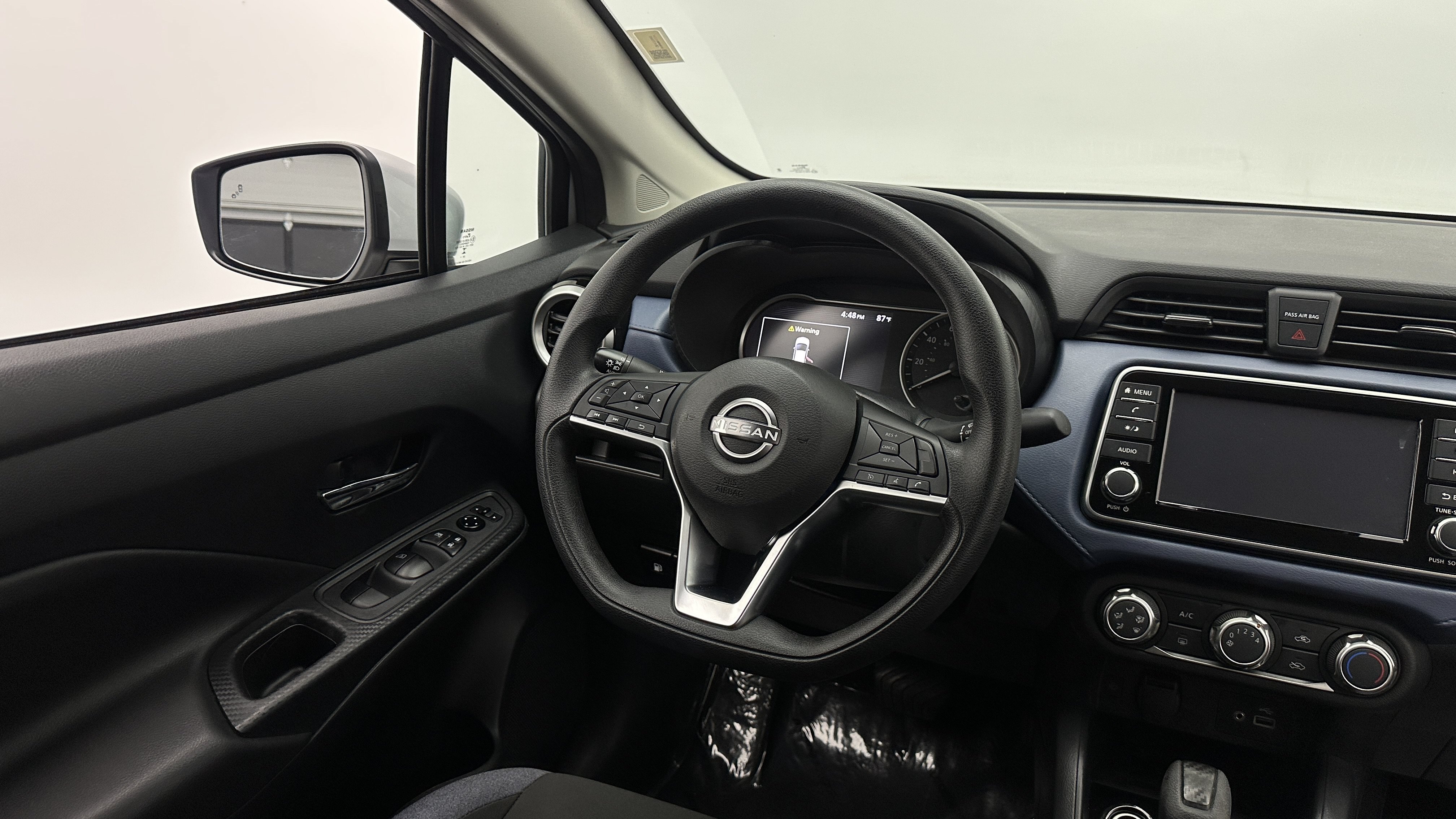 Used 2025 Nissan Versa SV FWD image 28
