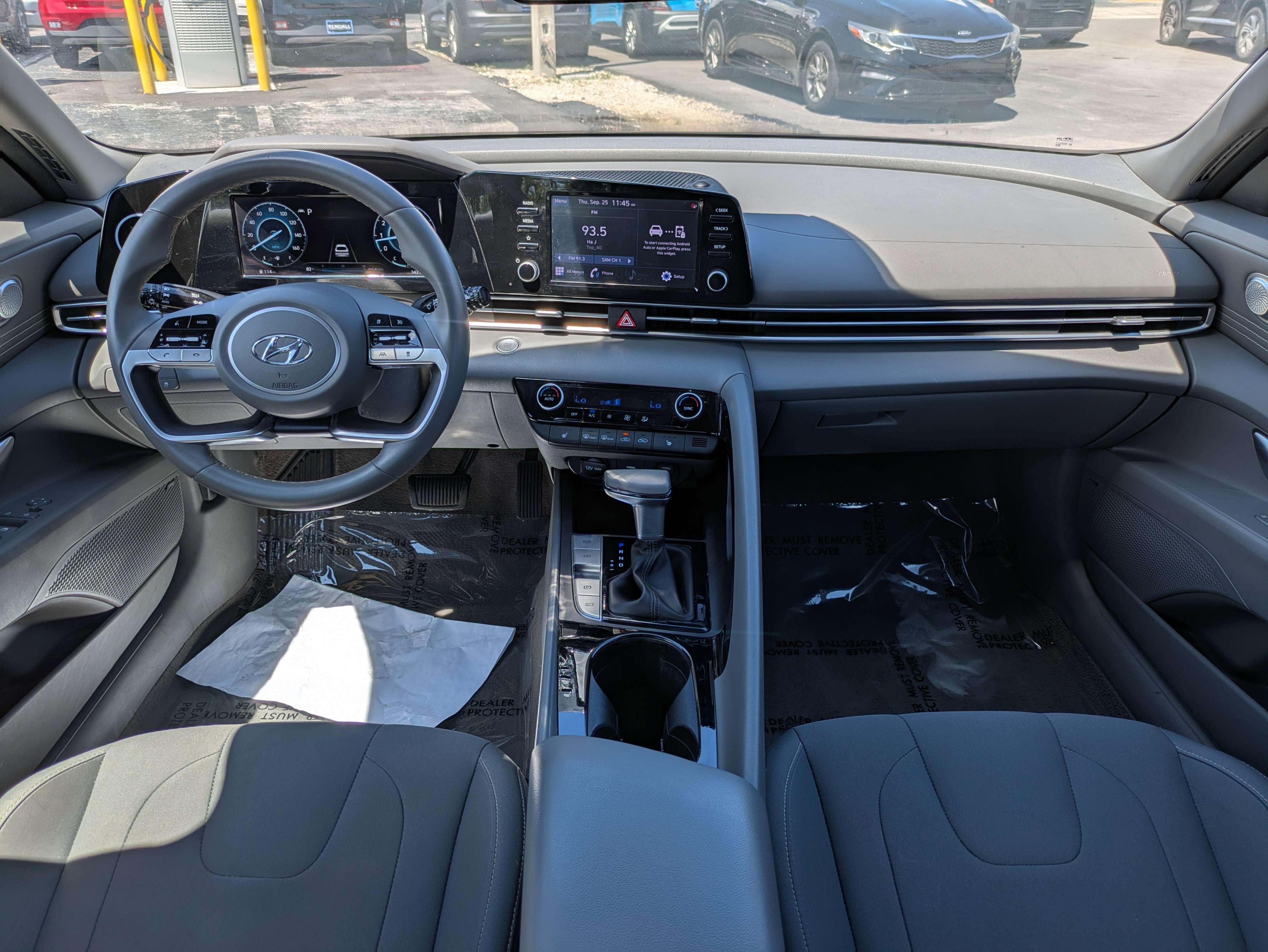 Used 2022 Hyundai Elantra SEL w/ Convenience + Premium Package image 13