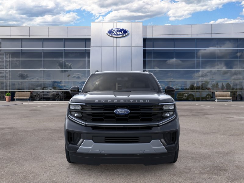Used 2025 Ford Expedition Platinum w/ Driver's Package AWD/4WD image 6