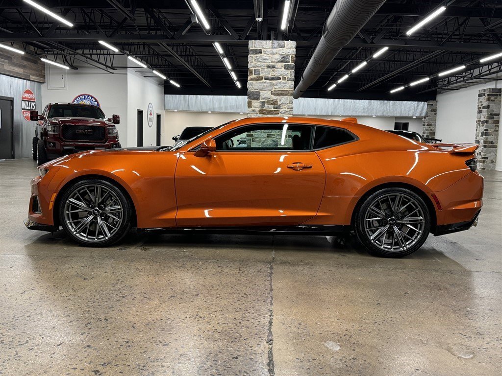 Used 2022 Chevrolet Camaro ZL1 RWD image 4
