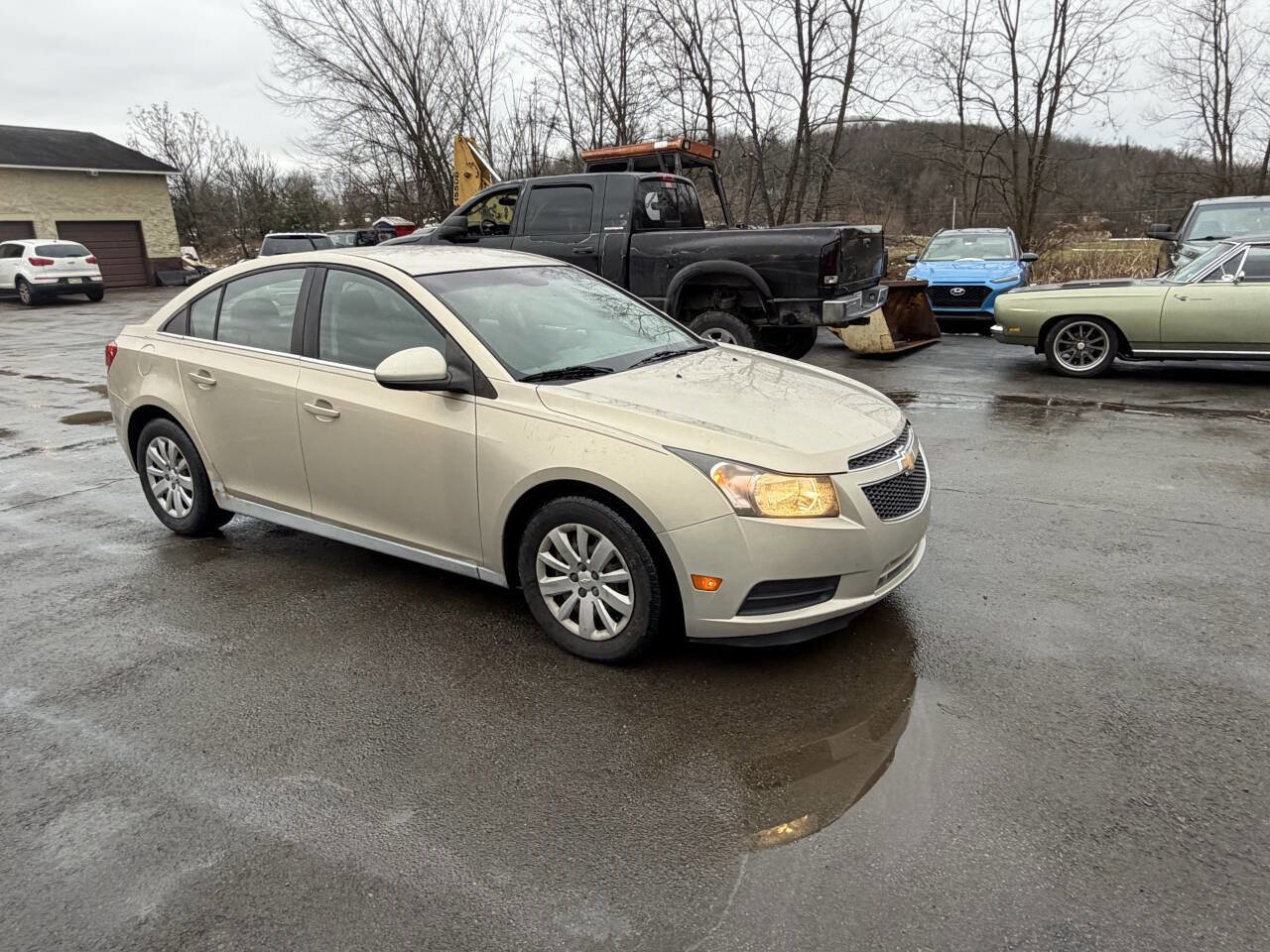 Used 2011 Chevrolet Cruze LT image 3