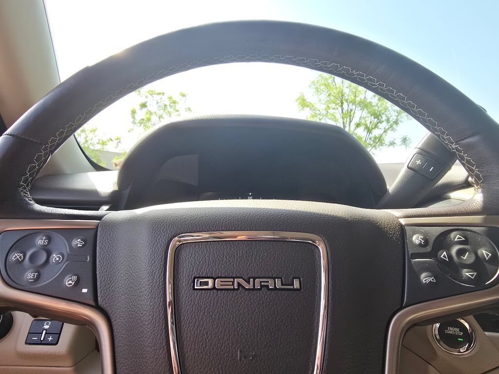 Used 2019 GMC Yukon Denali w/ Denali Ultimate Package AWD/4WD image 32