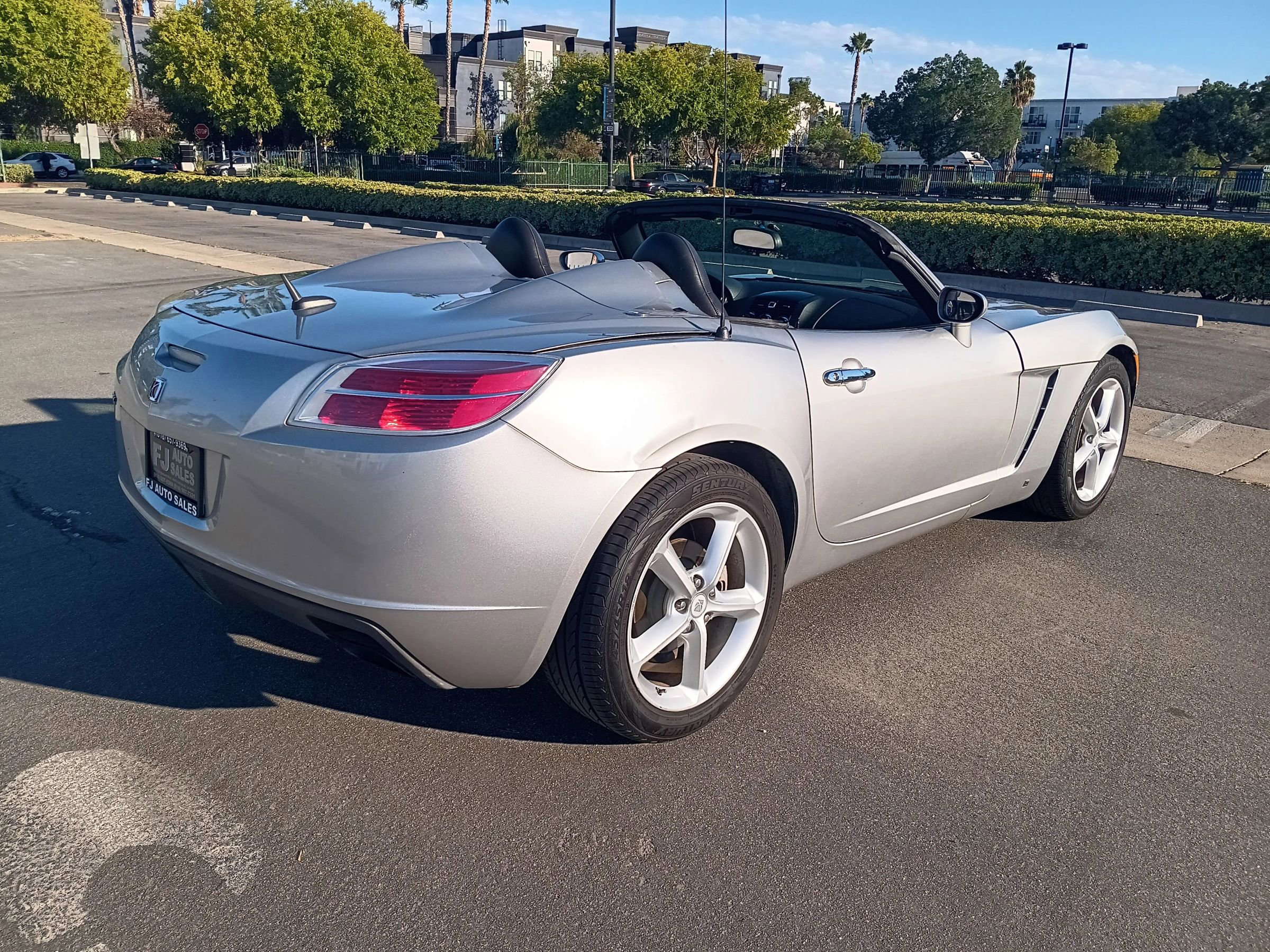 Used 2009 Saturn Sky w/ Premium Trim Package image 15