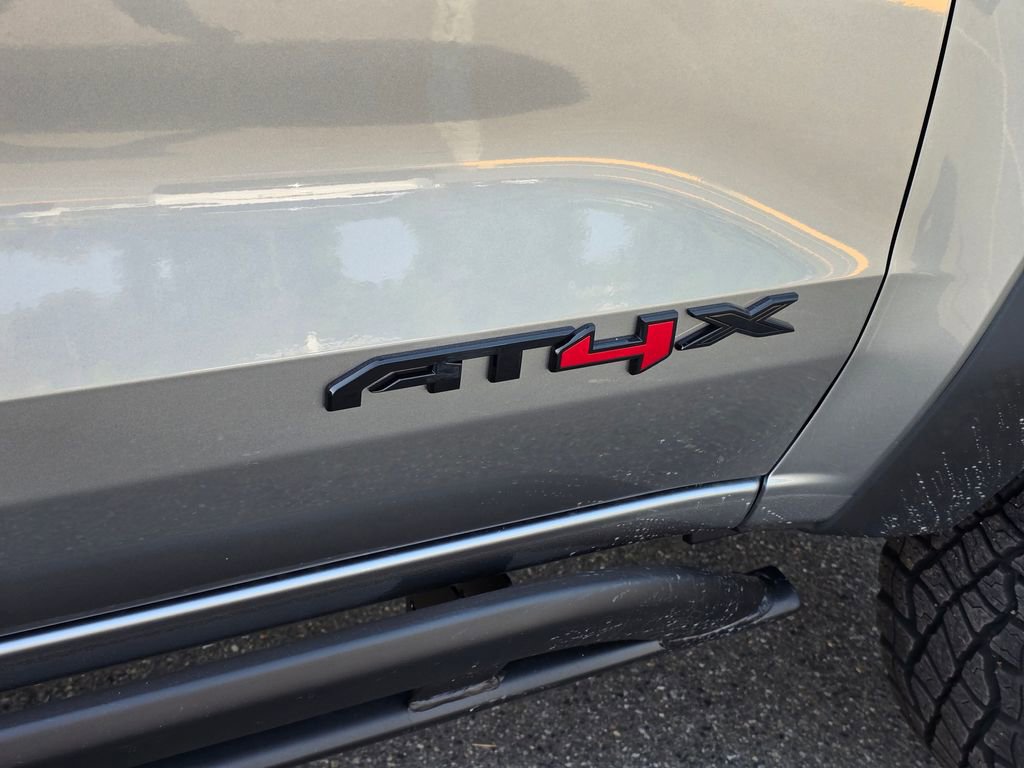 New 2025 GMC Canyon AT4 w/ AT4X AEV Edition image 10