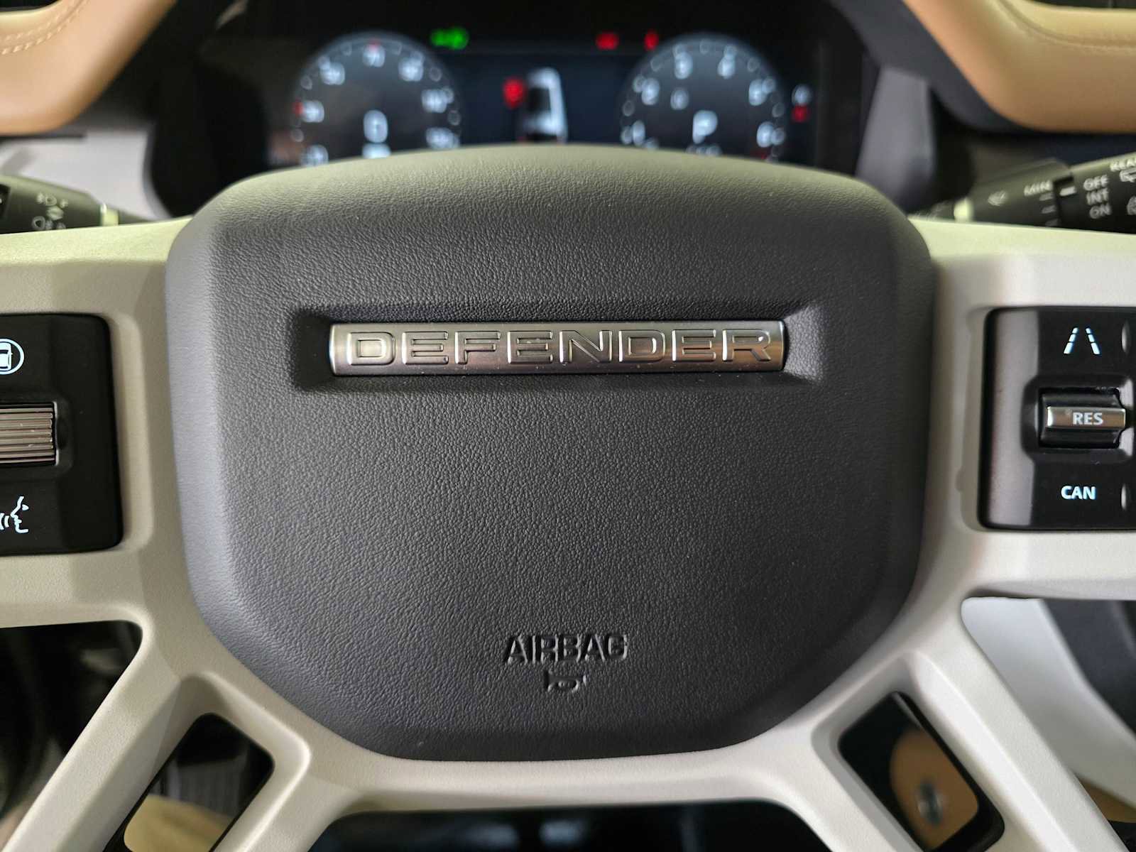 Used 2025 Land Rover Defender 130 S image 25