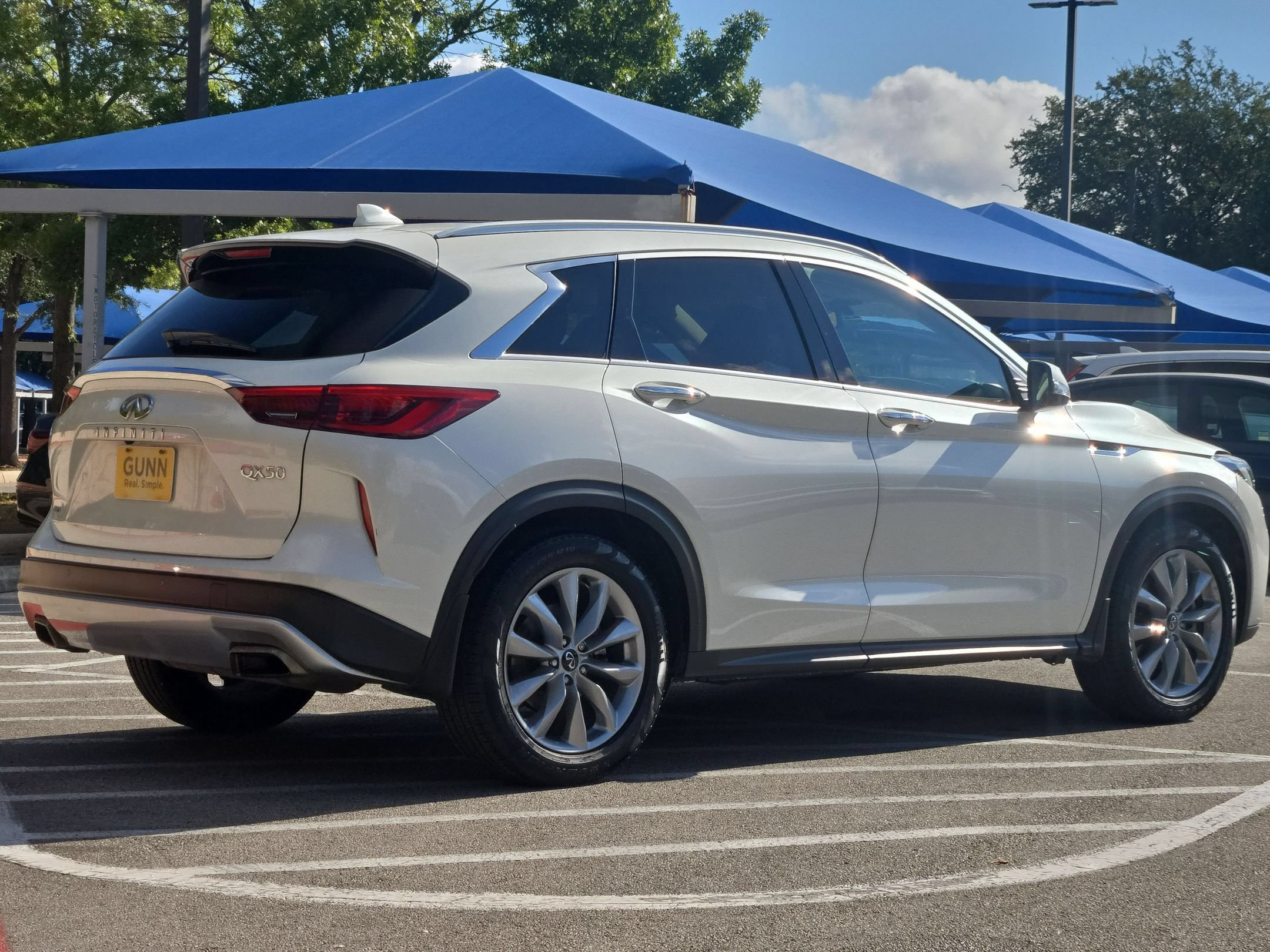 Used 2021 INFINITI QX50 Luxe AWD/4WD image 3