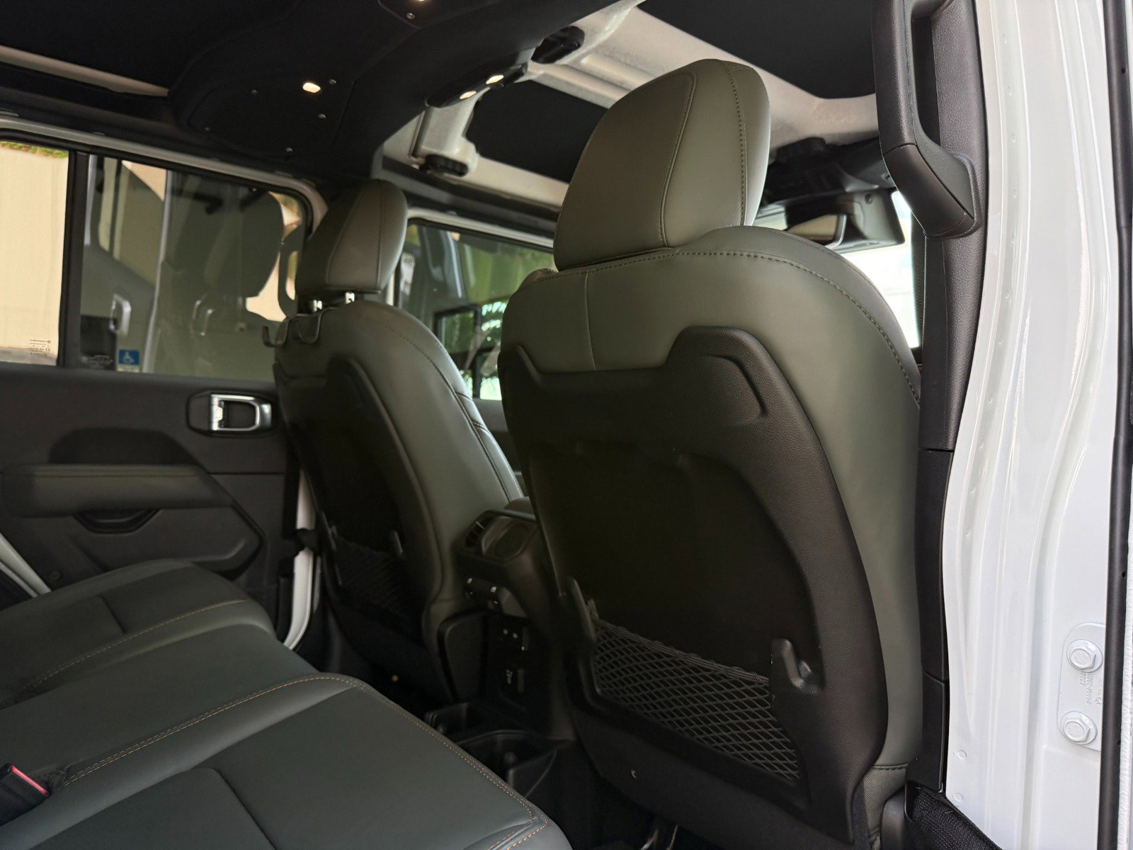 Used 2024 Jeep Gladiator Mojave AWD/4WD image 33