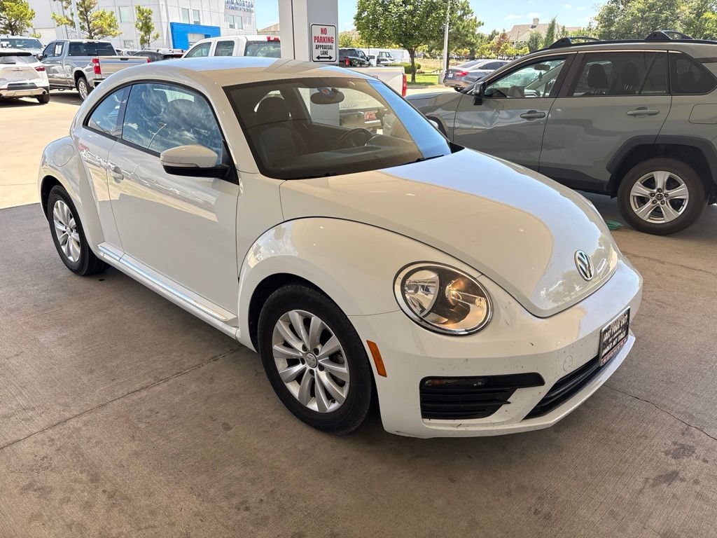 Used 2019 Volkswagen Beetle 2.0T S FWD image 1