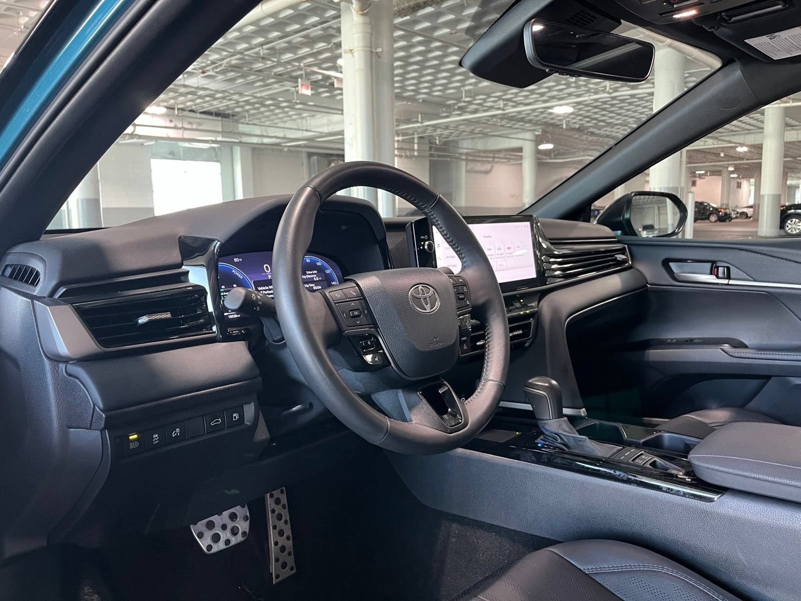 Used 2025 Toyota Camry XSE FWD image 18