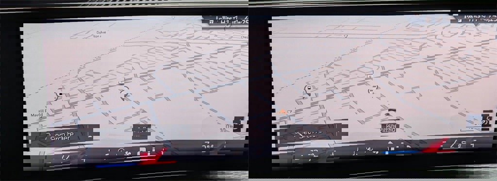 New 2025 BMW 740i xDrive w/ Premium Package image 17