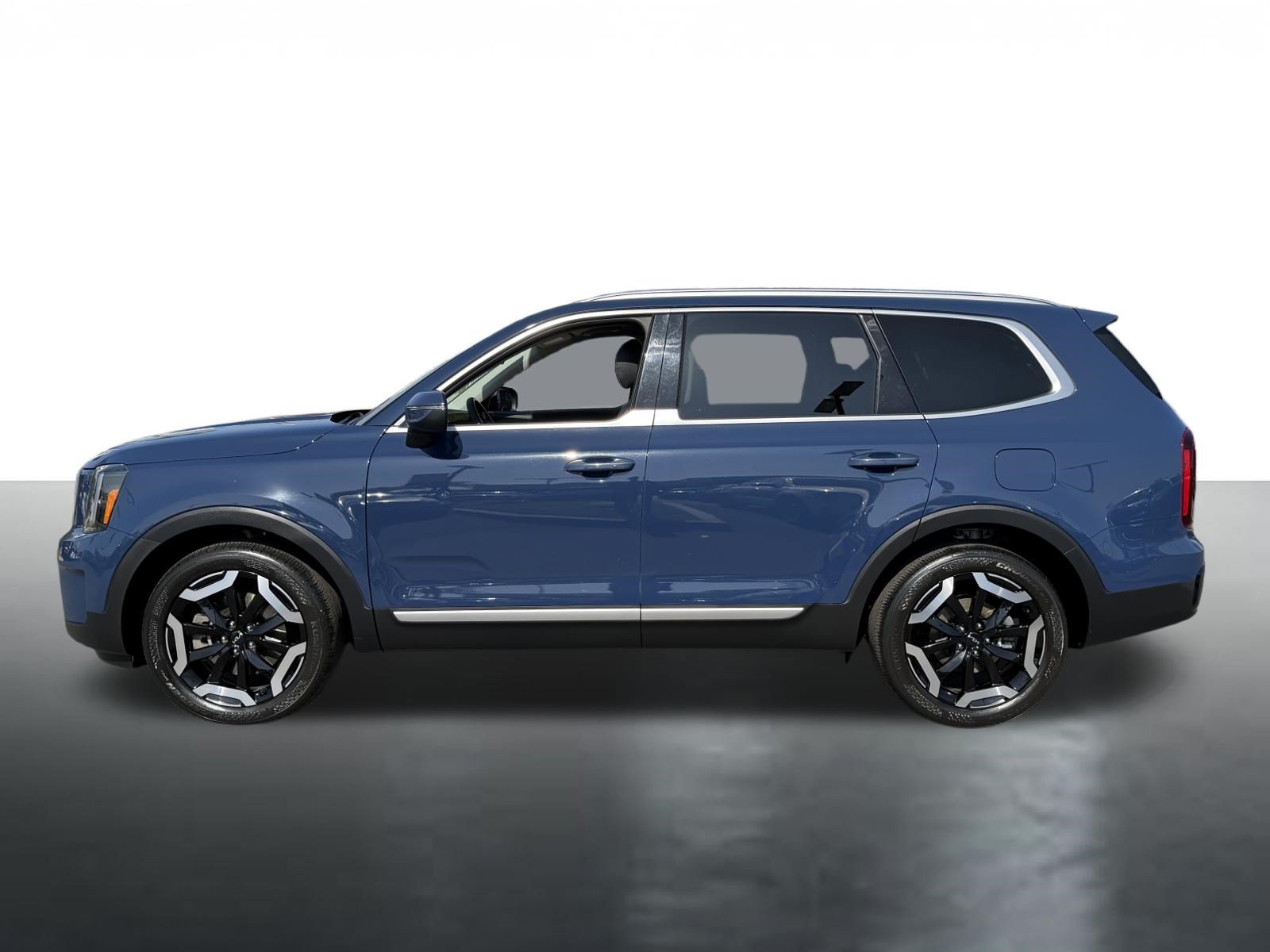 Certified 2024 Kia Telluride S FWD image 5