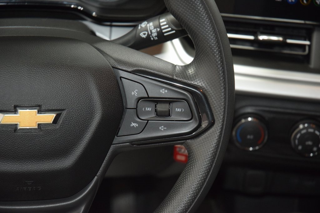 Certified 2024 Chevrolet Trax LS w/ Driver Confidence Package image 32