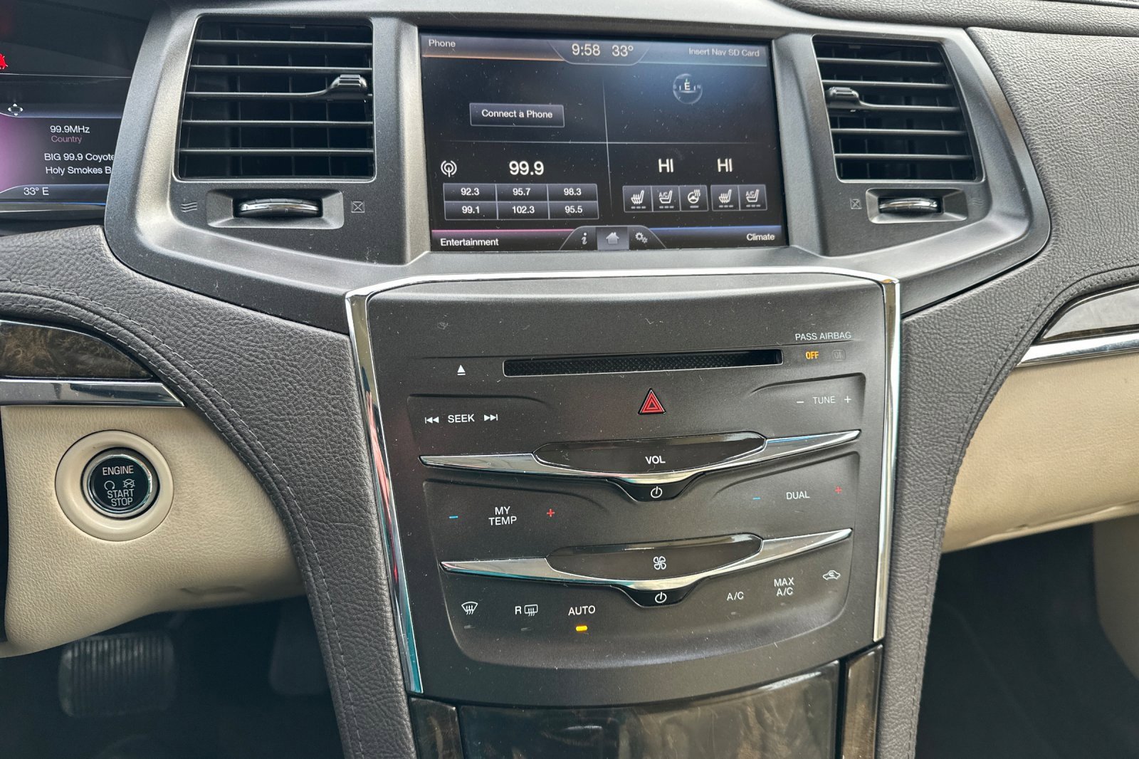 Used 2014 Lincoln MKS w/ Equipment Group 101A image 27