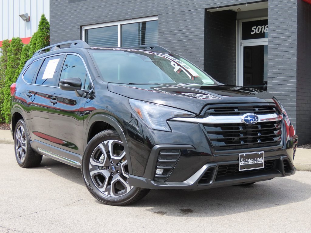 Used 2023 Subaru Ascent Limited image 1