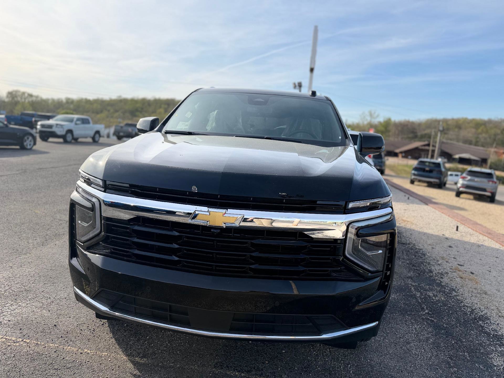 New 2026 Chevrolet Suburban LS w/ LPO, Dark Essentials Package AWD/4WD image 8