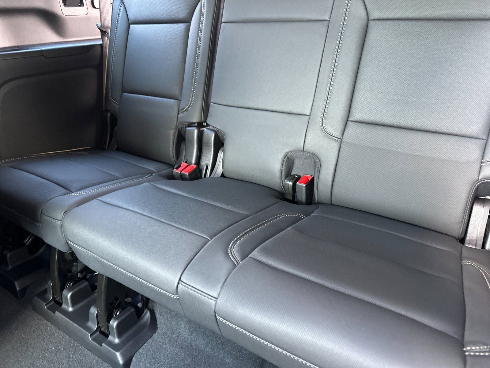 New 2026 GMC Yukon XL Elevation w/ Elevation Premium Package AWD/4WD image 15