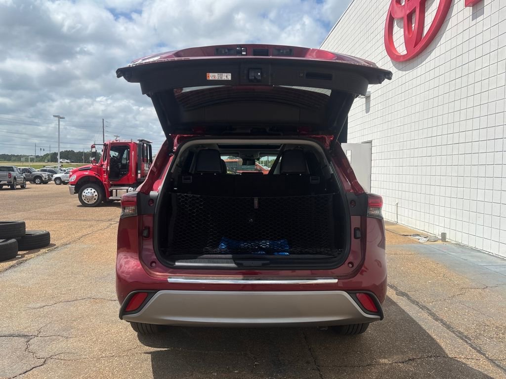 New 2026 Toyota Highlander Platinum image 72