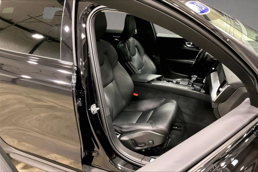 Used 2020 Volvo V60 T5 Cross Country w/ Protection Package Premier AWD/4WD image 29