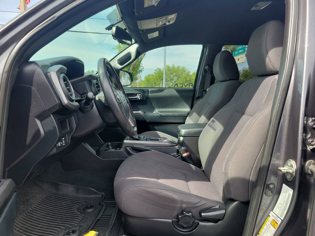 Used 2016 Toyota Tacoma TRD Sport w/ Towing Package image 19