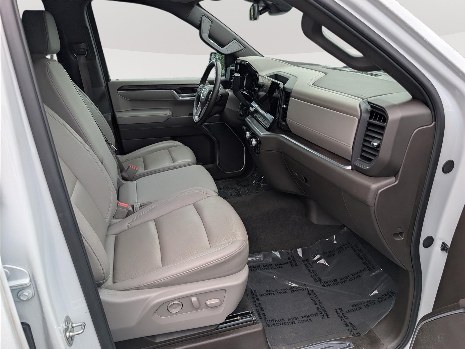 Used 2025 GMC Sierra 1500 SLT AWD/4WD image 10