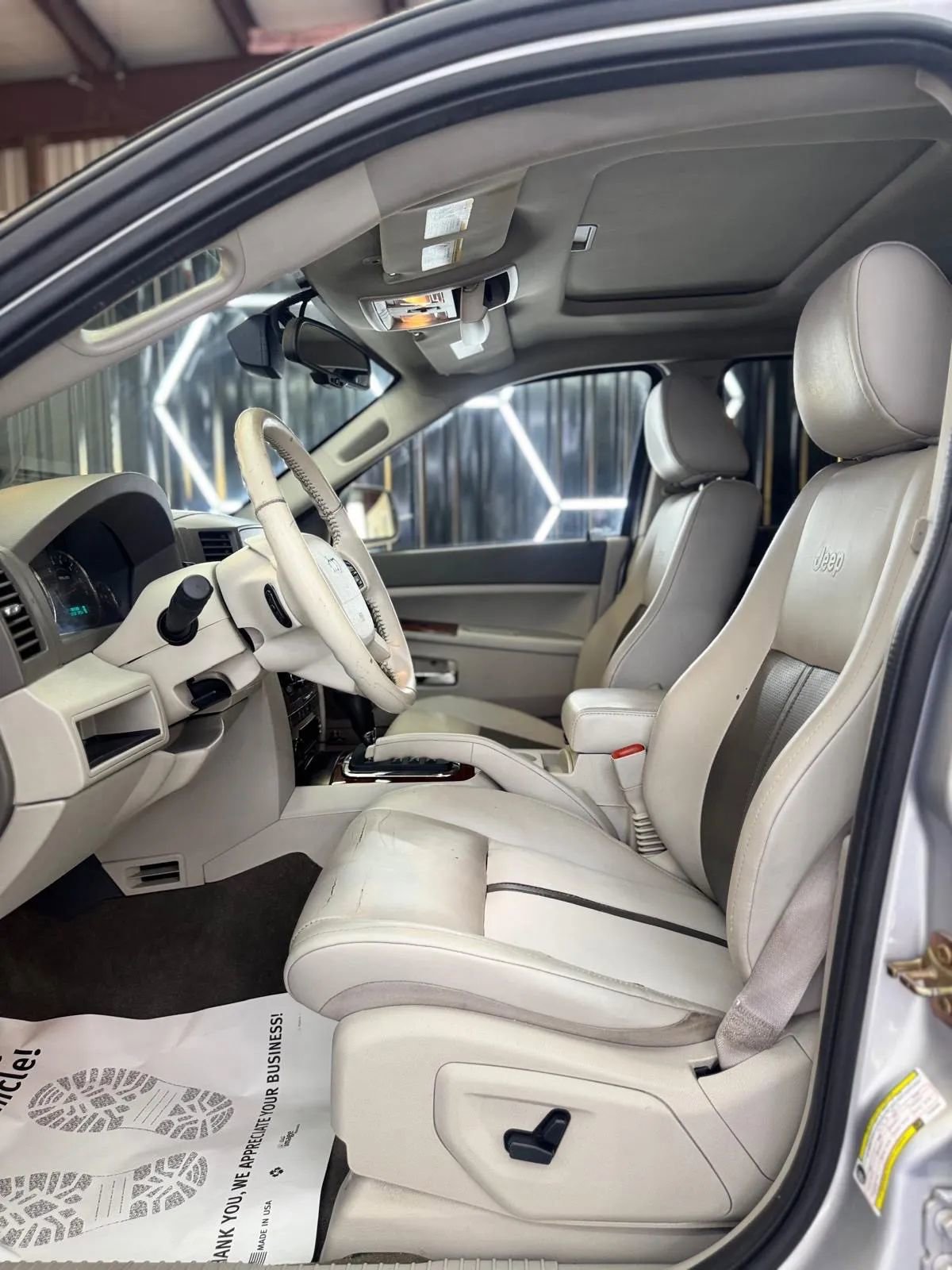 Used 2007 Jeep Grand Cherokee Limited image 32