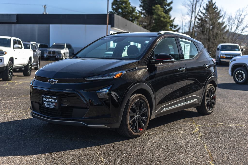 Used 2023 Chevrolet Bolt EUV Premier w/ Sun & Sound Package image 5