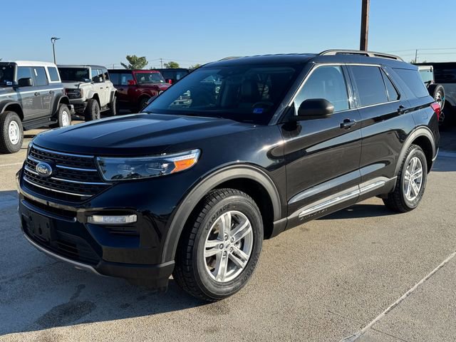 Certified 2023 Ford Explorer XLT w/ Equipment Group 202A AWD/4WD image 9