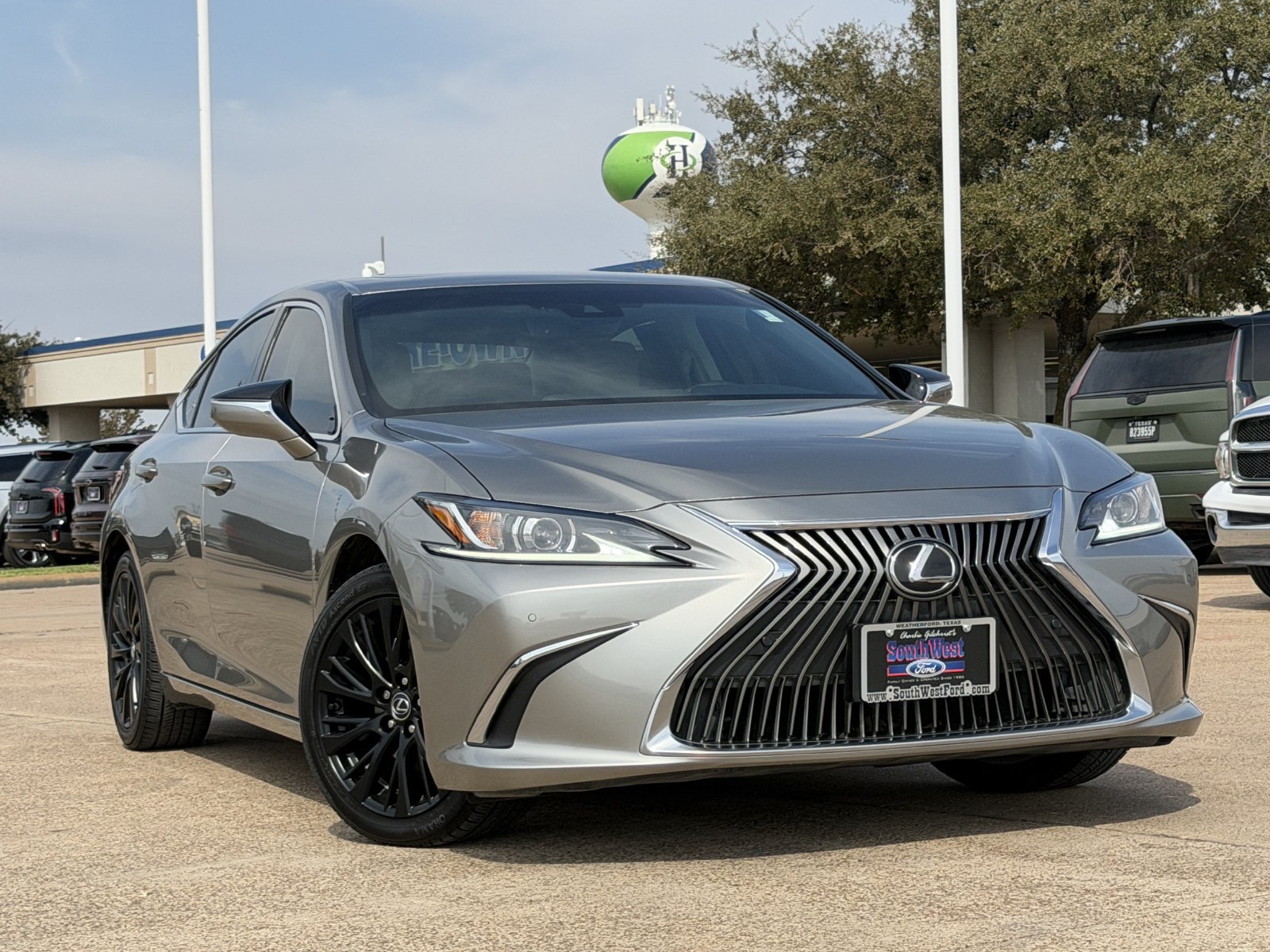 Used 2021 Lexus ES 350 w/ Premium Package FWD image 2