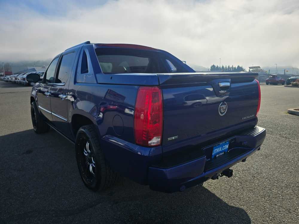 Used 2010 Cadillac Escalade EXT Premium image 3