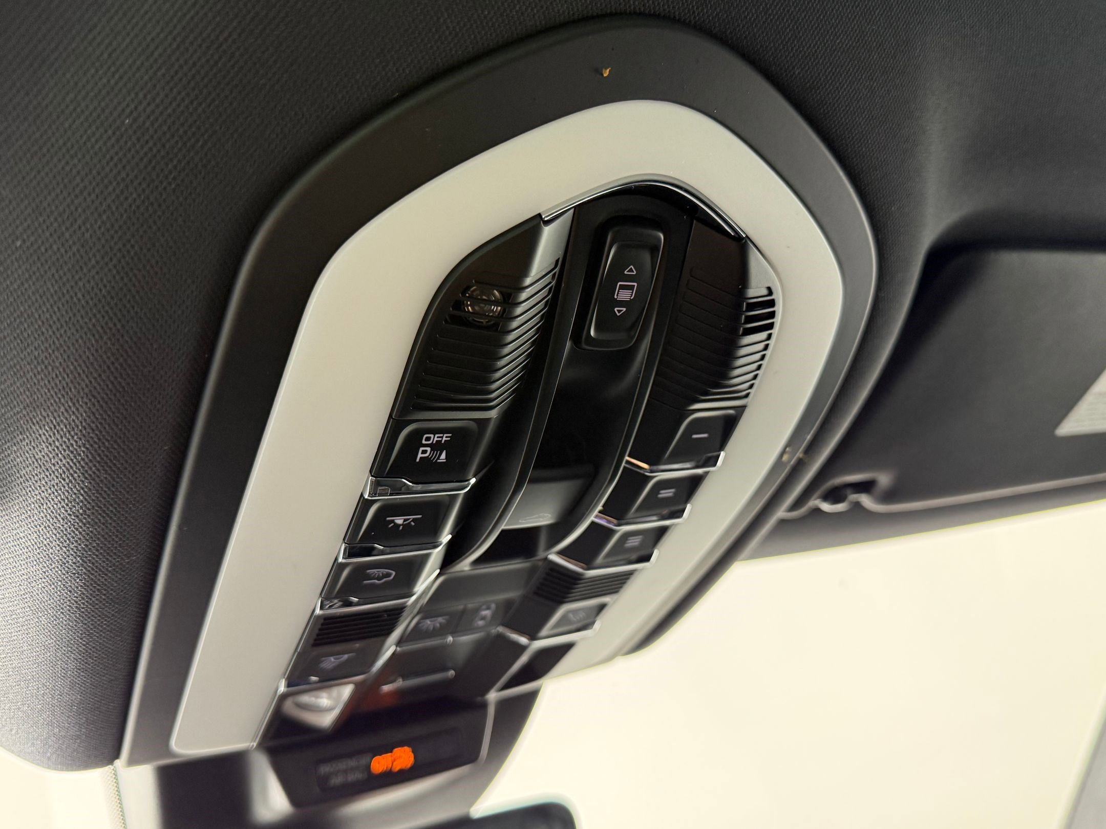 Certified 2023 Porsche Macan S image 27